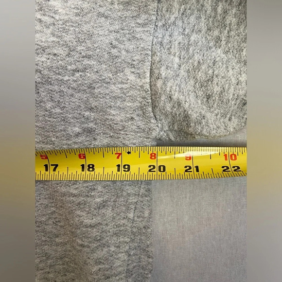 Vintage Looney Tunes 1997 Tasmania  Chicago Bulls Crewneck Sweatshirt - Picture 11 of 11